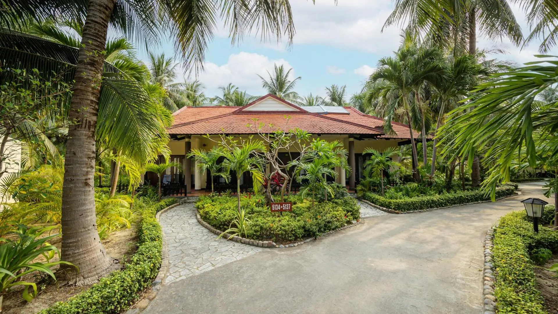 *****  Diamond Bay Resort & Spa Nha Trang Vietnam