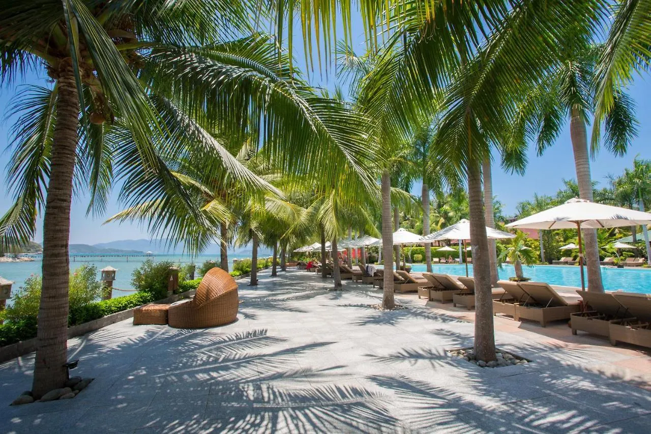Diamond Bay Resort & Spa location